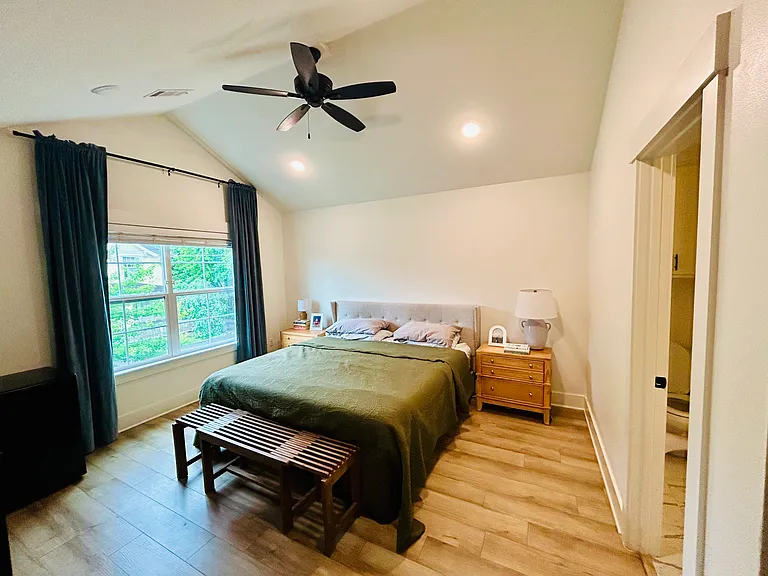 204 W Daisy L Gatson Bates Dr — Photo 8
