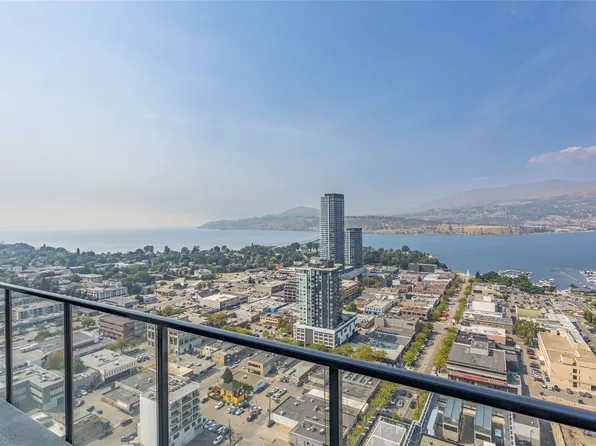 1488 Bertram St #3301, Kelowna, BC V1Y 2G2