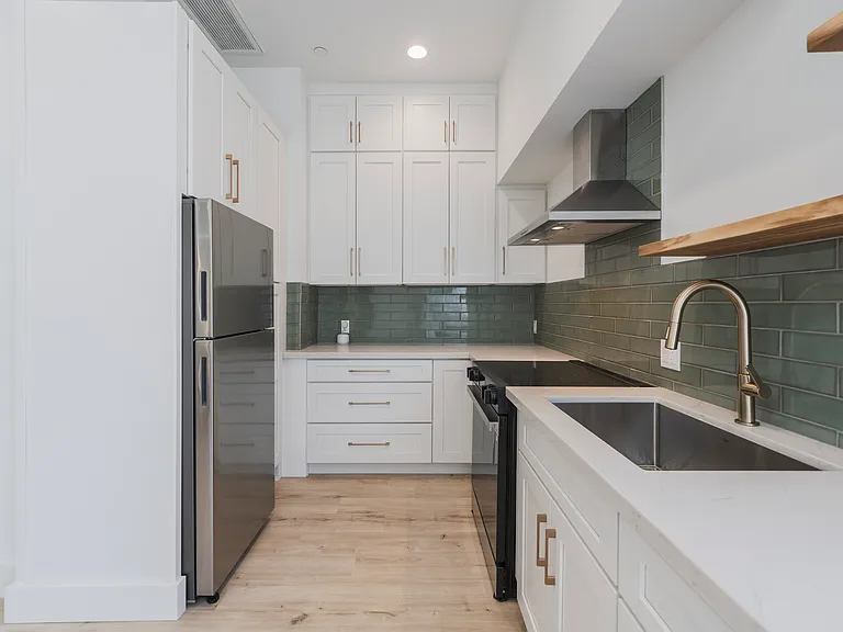 248 N Stevens St — Photo 5