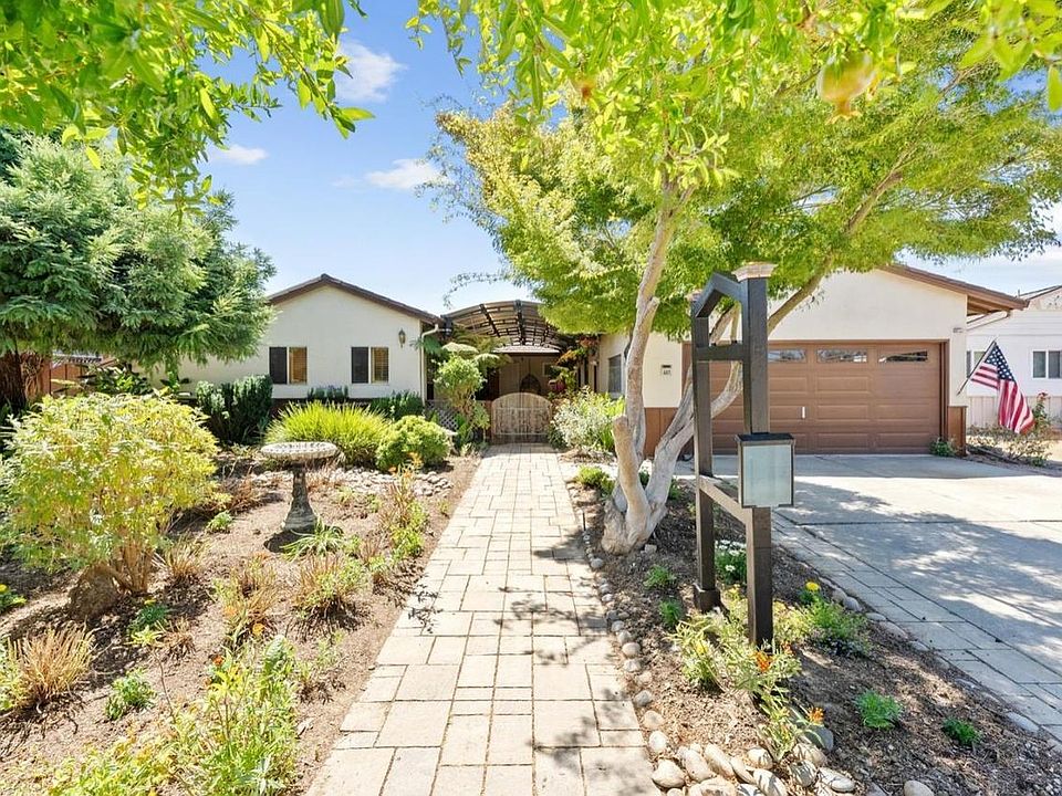 1st image of 687 Bundy Ave