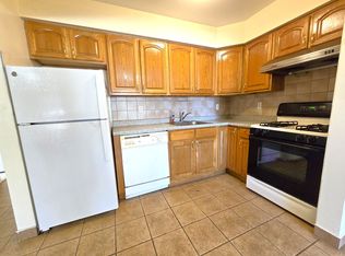 12-28 31st Dr #3R, Astoria, NY 11106