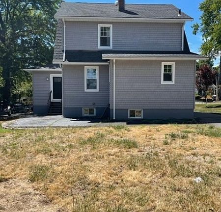 4th image of 20 Amelia Ave
