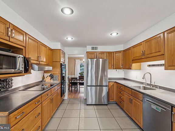 4th image of 4212 Flower Valley Dr