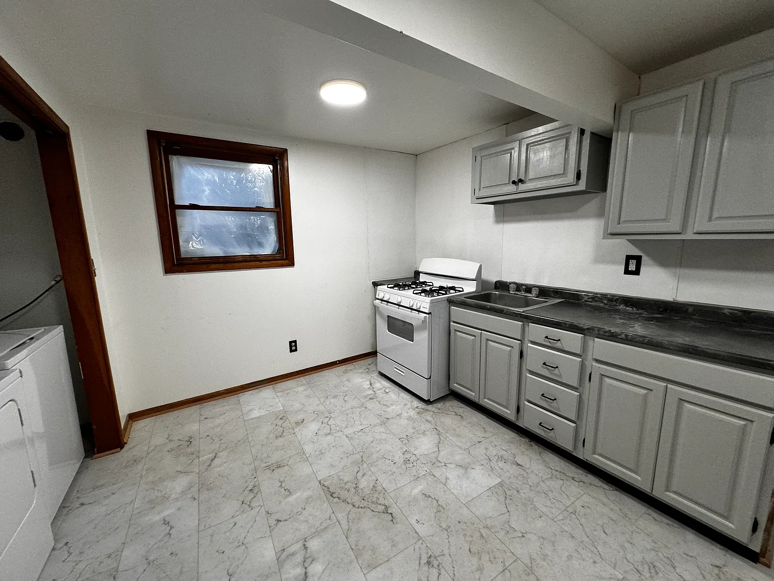 3 bed, 1272 sqft, $1,500 — Photo 1