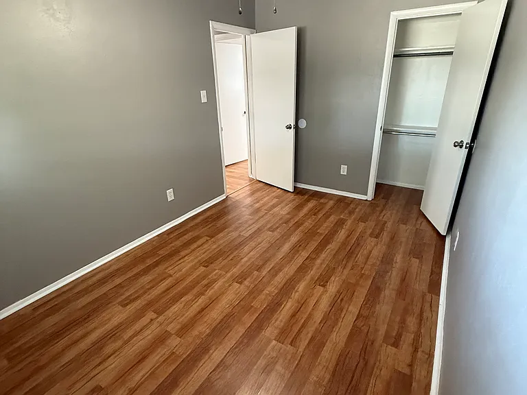 5721 Bowling Dr — Photo 8