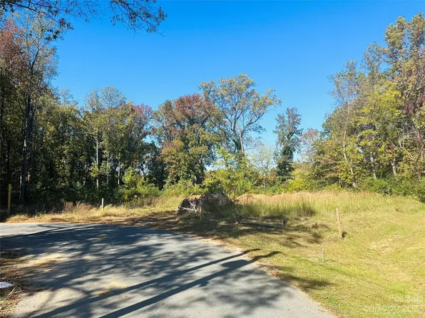 630 Austin Dr, Charlotte, NC 28213