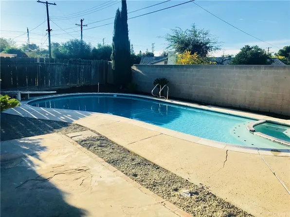 1056 Lullaby Ln, Corona, CA 92878