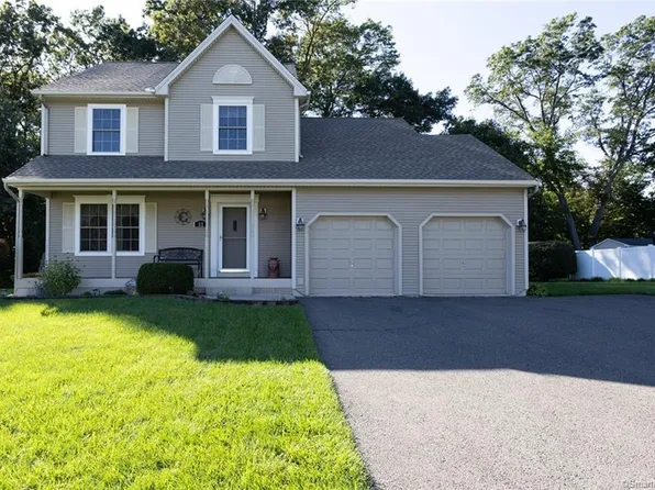 11 Whites Crossing, Plainville, CT 06062