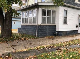 20 W Vine St, Canton, IL 61520