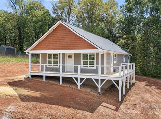 660 Silkwood Dr, Canton, NC 28716