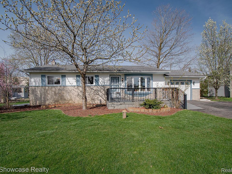 1st image of 313 Decca Dr