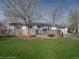 313 Decca Dr, White Lake, MI