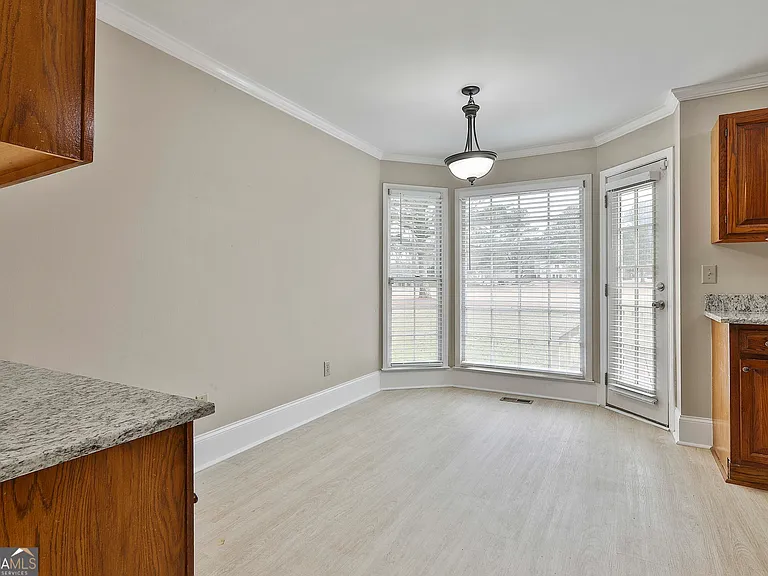 544 Sullivan Rd — Photo 17