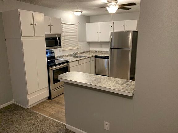 5th image of 2105 Avon Dr
