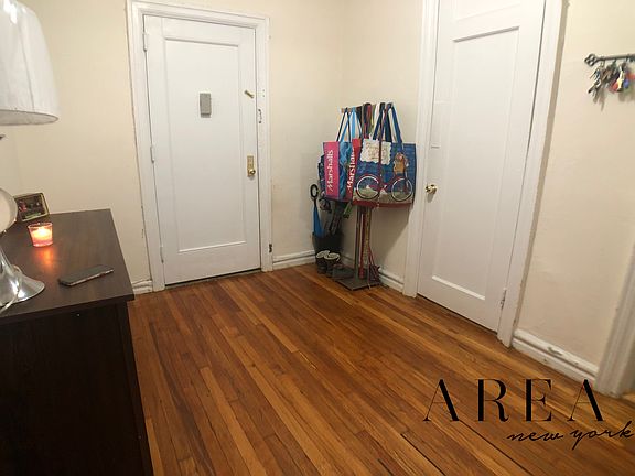 4th image of 2 Seaman Ave #1D