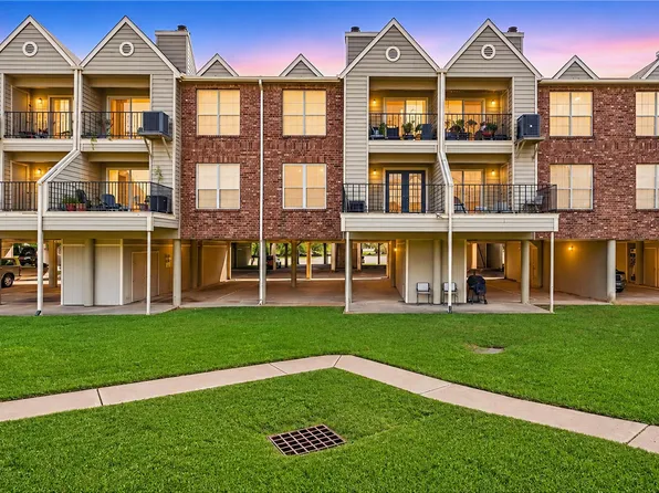 18800 Egret Bay Blvd APT 207, Houston, TX 77058