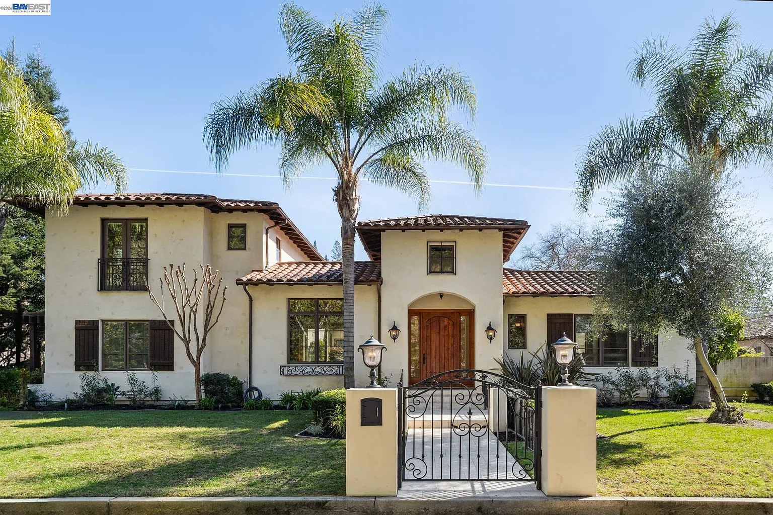 1439 Vine Ln photo 1
