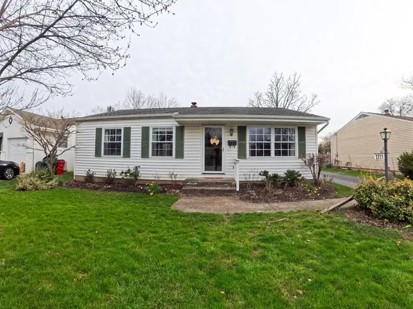 2721 Queensway Dr, Grove City, OH 43123