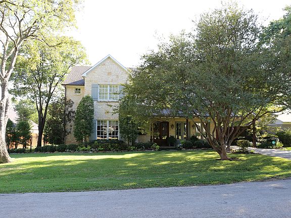 2nd image of 4040 Davila Dr