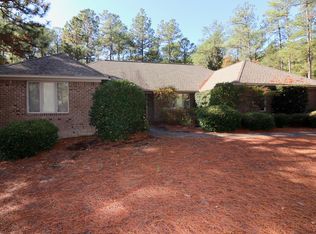 61 Glasgow Dr, Pinehurst, NC 28374