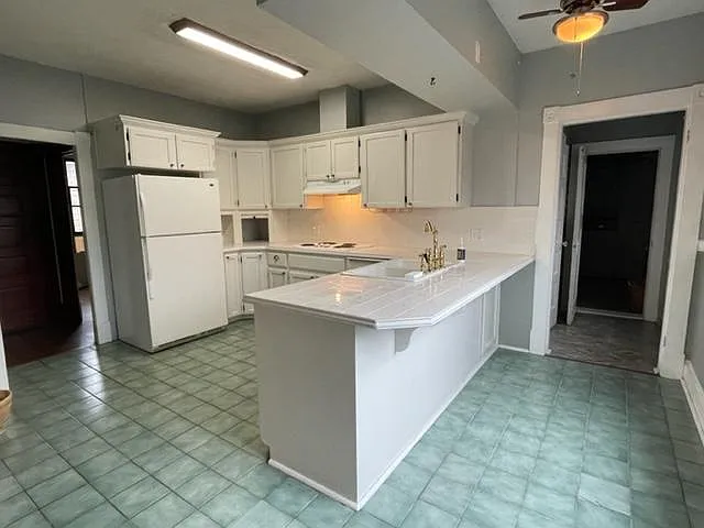 4 bed, 3.5 bath, 2402 sqft, $3,800 — Photo 3