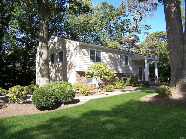 4 Highland Down, Shoreham, NY 11786