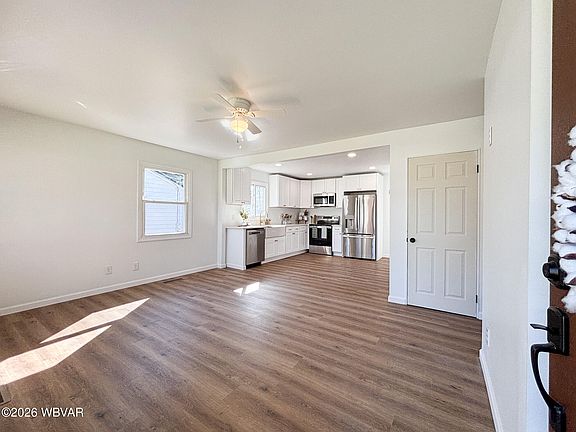 3rd image of 2134 Reed St