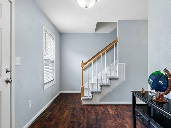 4th image of 1915 Connors Ct