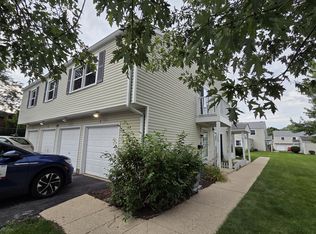 320 Joan Ct Unit D, Bartlett, IL 60103