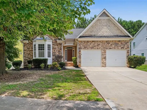 362 Southgate Dr, Locust Grove, GA 30248