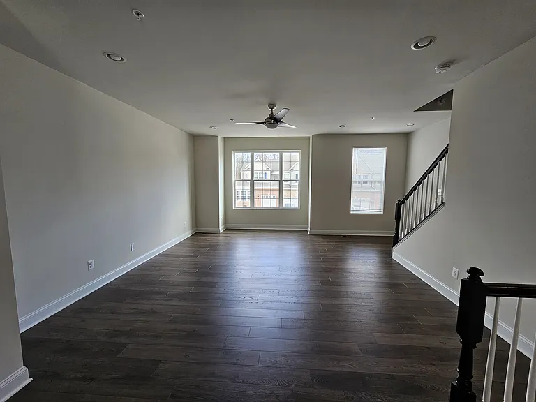 625 Heathland Trl — Photo 2