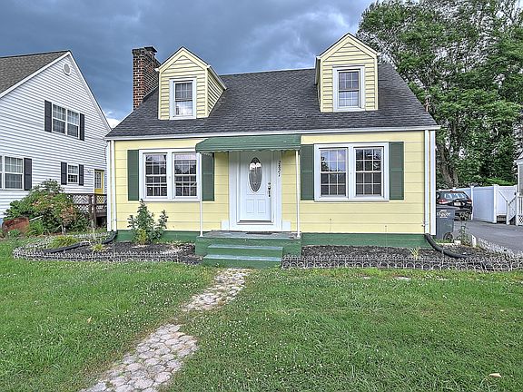 2nd image of 2821 E Center St