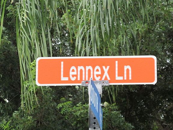5th image of 9325 Lennex Ln