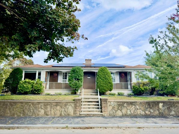 77 Ophelia St #R