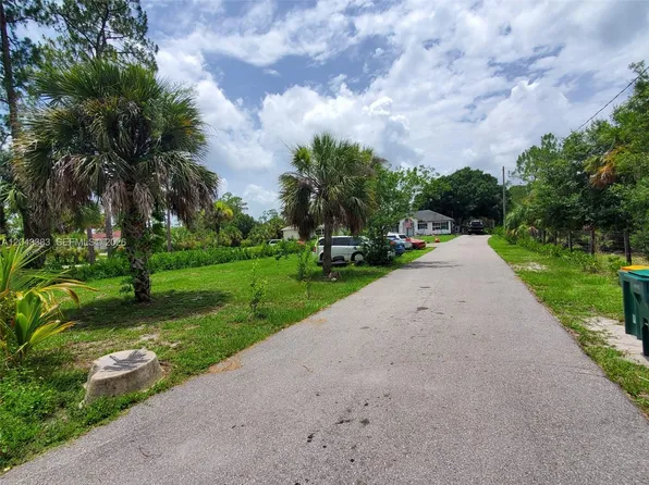 2830 4th Ave NE, Naples, FL 34120