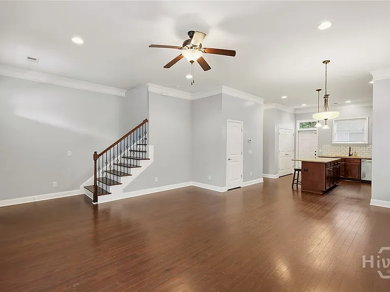 1701 Lincoln St — Photo 7