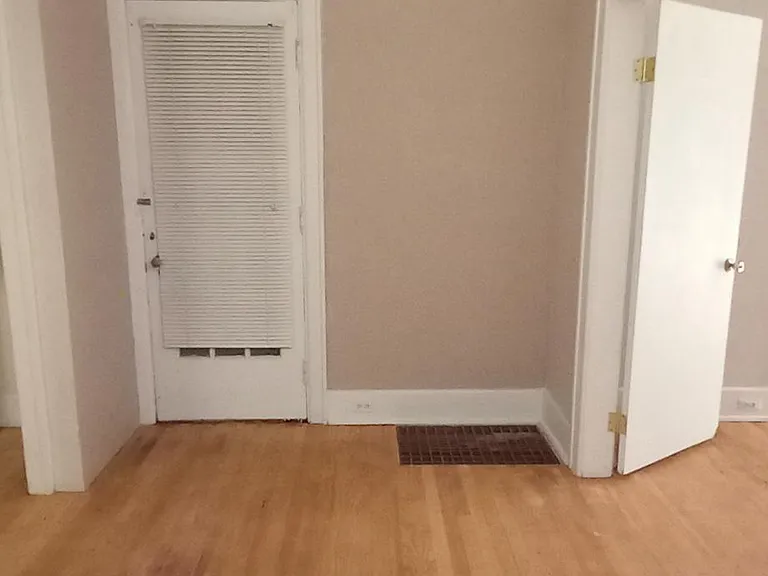1001 Washtenaw Ave #1A — Photo 5