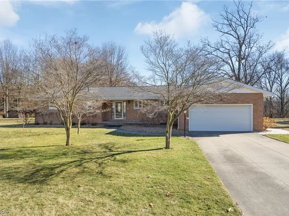 2535 Belair Dr, Akron, OH 44319