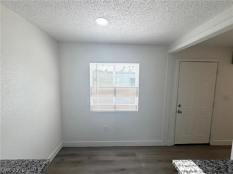2030 Sunrise Ave #10 — Photo 7