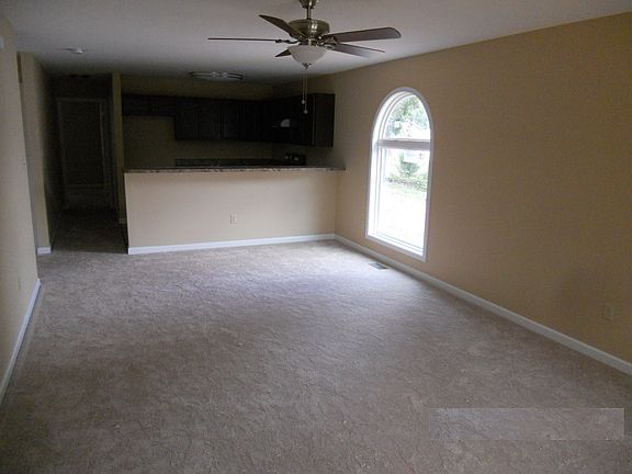 4th image of 1915 Coker Ave