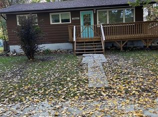140 3rd Ave, Gimli, MB R0C1B1