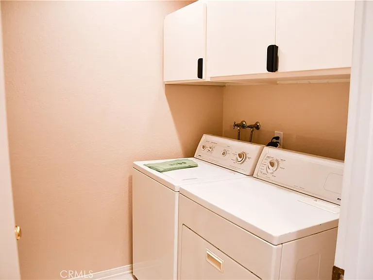2337 E Skyline Dr — Photo 30