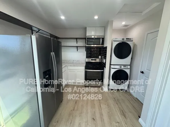 670 W 2nd St #1/2, San Pedro, CA 90731