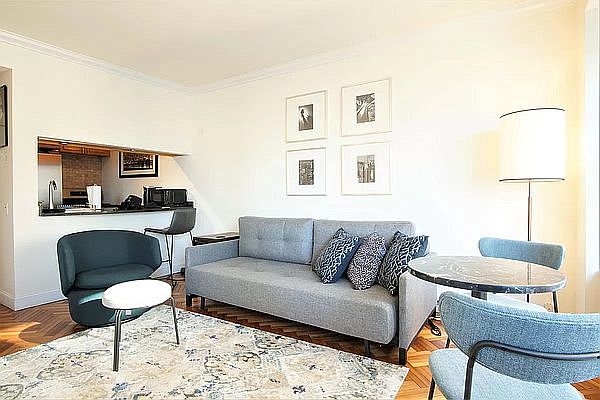 1st image of 150 W 56th St APT 3106