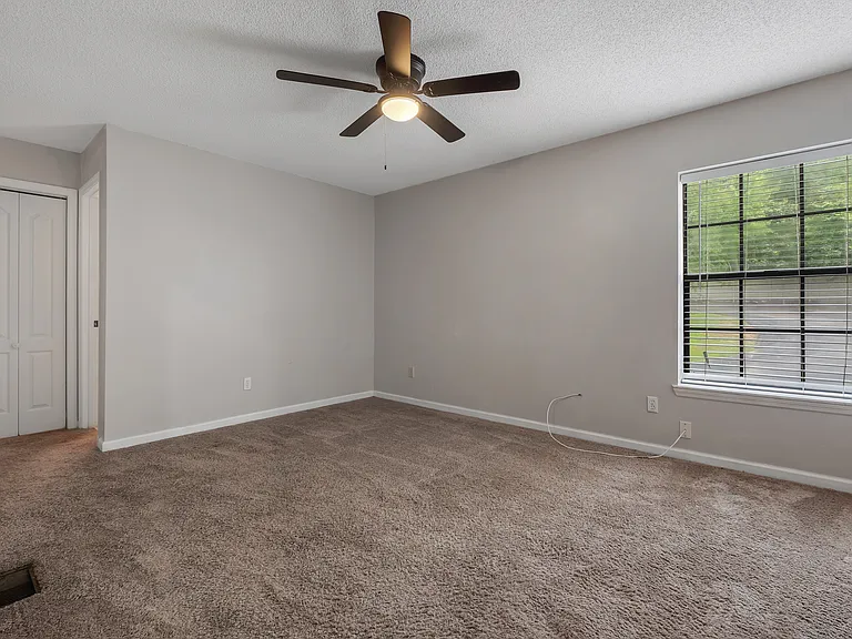 2828 Par Ln — Photo 27