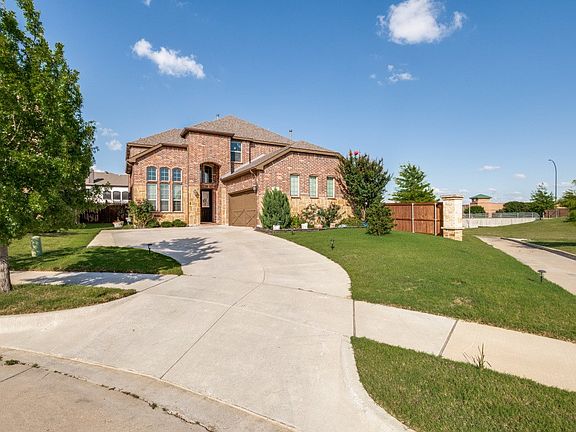 3rd image of 1247 Lynn Dr