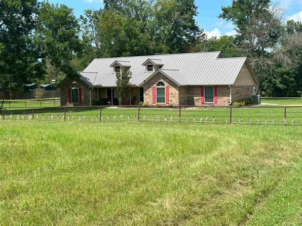 16984 State Highway 37 S, Bogata, TX 75417