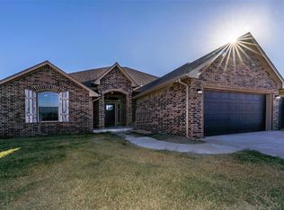838 Moffat Rd NW, Piedmont, OK 73078