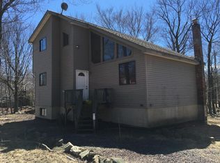 7070 Vista Dr, Tobyhanna, PA