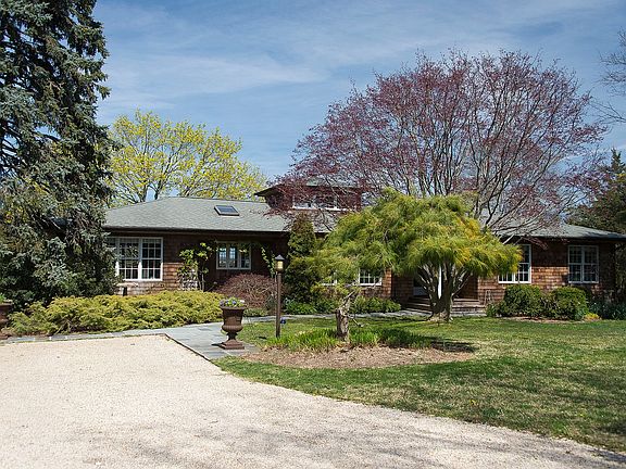 3rd image of 27 N Harbor Dr